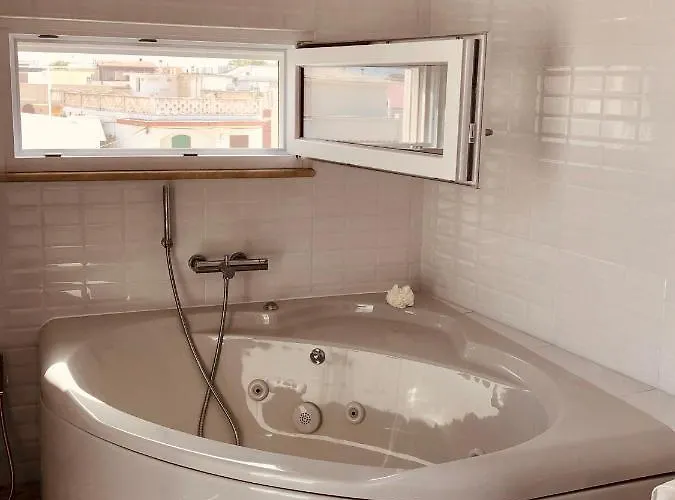 Sotto Il Faro Apartment *