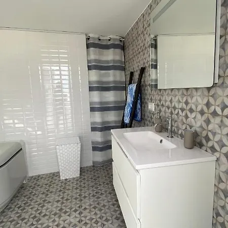 Sotto Il Faro Apartment *