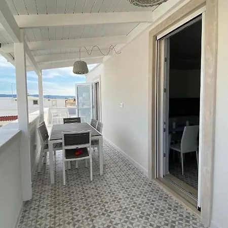 Sotto Il Faro Apartment *