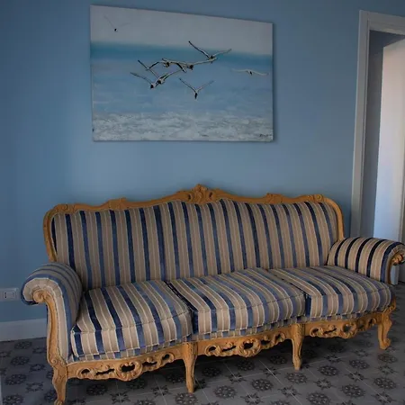 Sotto Il Faro Apartment *